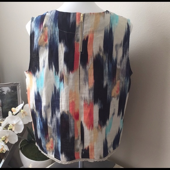 NWT! Super Stylish Blouse - Picture 4 of 4